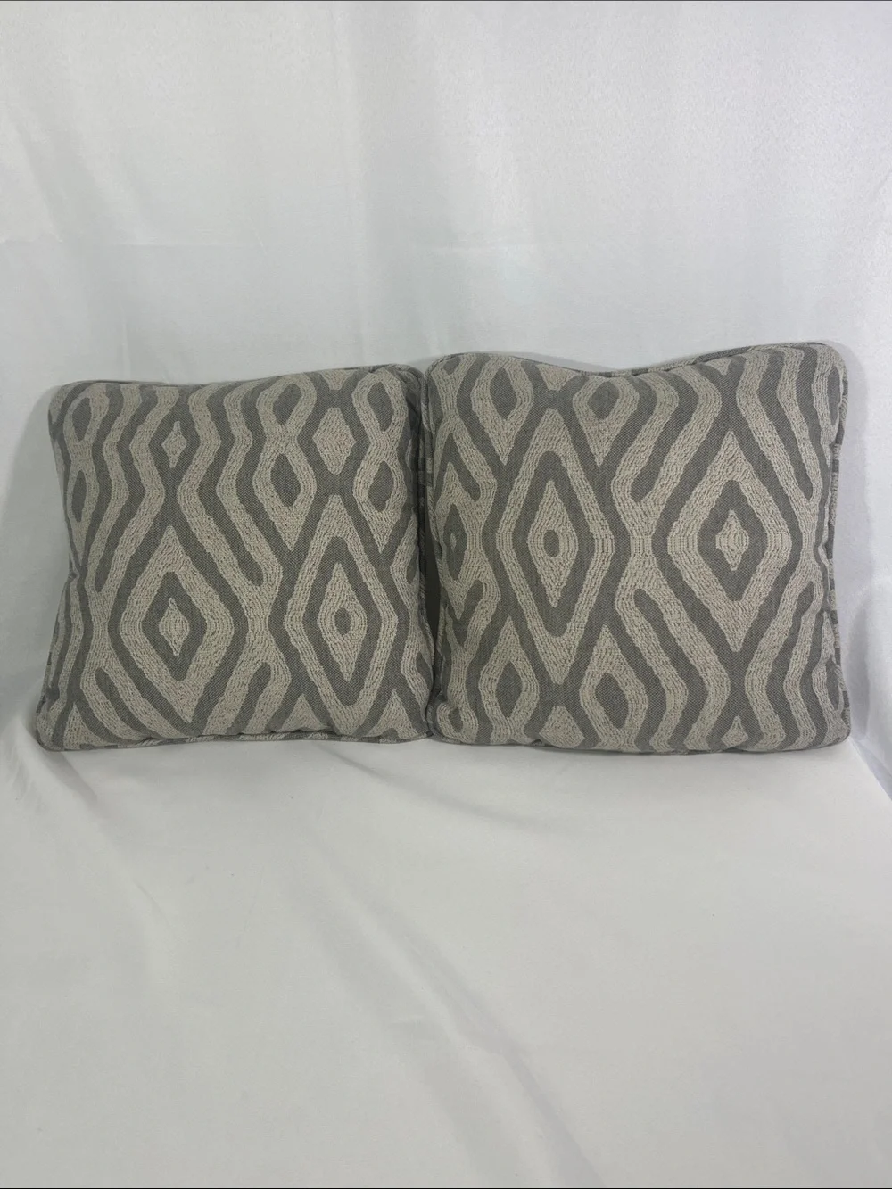 2 Sunbrella Textured Geometric Accent Pillows 16” Square Gray/Cream